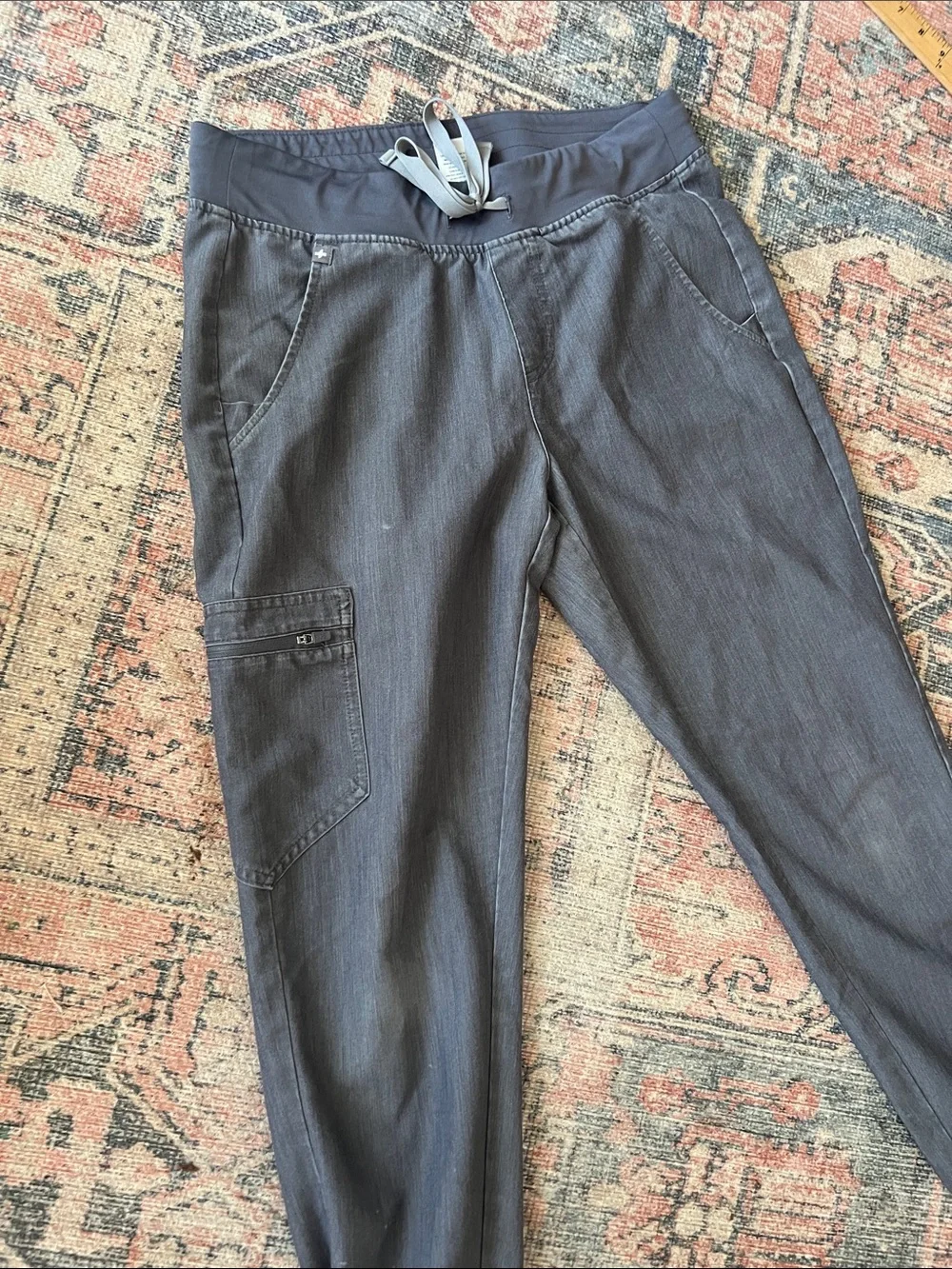 Figs Women’s Zamora Charcoal Drawstring Joggers Small